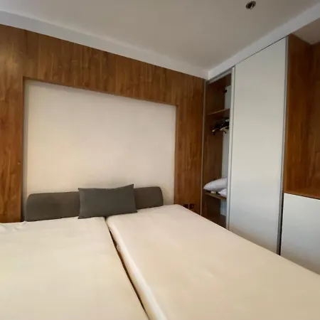 Sapphire 202 Sunny アパート *