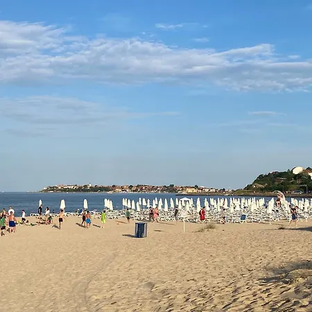 Sapphire 202 Sunny Apartment